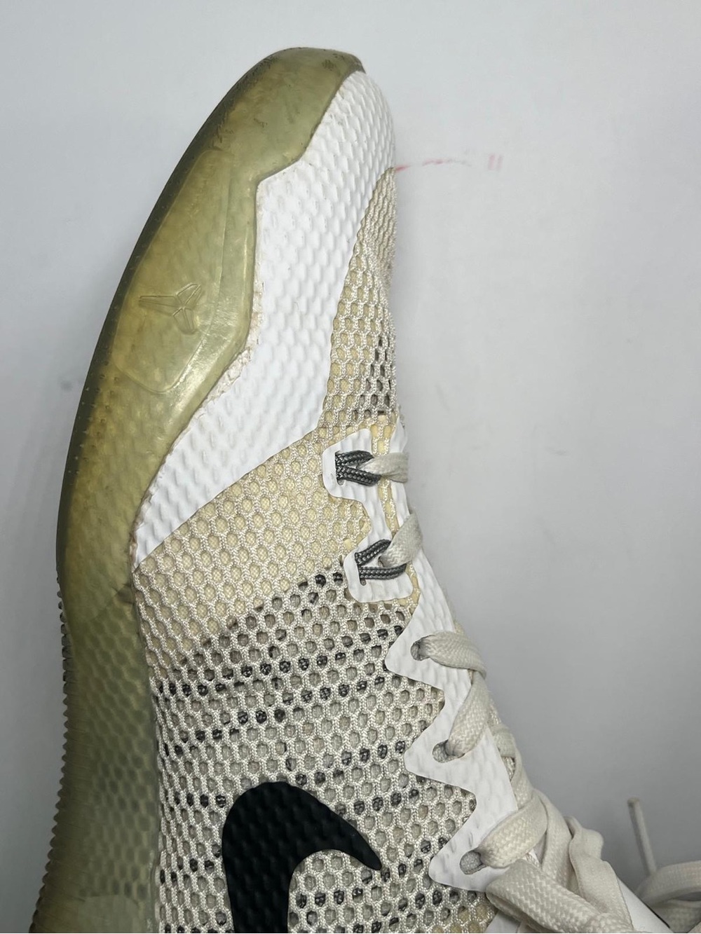 Nike Kobe 11 XI White Black Basketball Shoes Men’s Size 8 - Picture 7 of 10